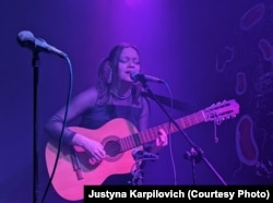 Юстына Карпіловіч падчас выступу