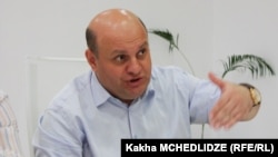 ნოდარ ხადური