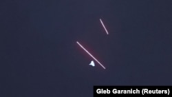 Forțele Aeriene ale Ucrainei trag înspre o dronă lansată de Rusia (imagine de arhivă).