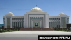 Lebapdaky "Ruhyýet" köşgi