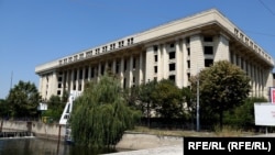 Casa Radio se află în apropierea Operei Naționale.