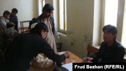 یک مرکز رای دهی در افغانستان