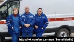 Крымский фельдшер Тамара Чернуха (слева) в составе бригады «скорой помощи», 2023 год