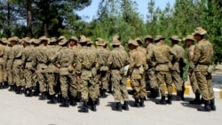 Türkmen goşunyndaky azyk ýetmezçiligi aşgazan keselli esgerleriň köpelmegine getirýär