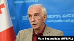 გია ჟორჟოლიანი, „სოციალ-დემოკრატების“ ერთ-ერთი ლიდერი.