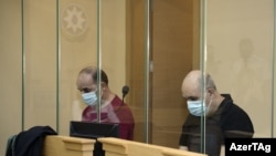 54-ամյա Ալյոշա Խոսրովյանը և 51-ամյա Լյուդվիգ Մկրտչյանը Բաքվի դատարանում, արխիվ