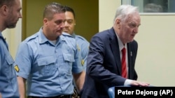 Ratko Mladić na izricanju presude u sudnici Haškog tribunala