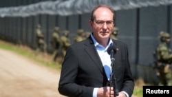 د جرمني د کورنیو چارو وزیر الکساندر دوبرینت