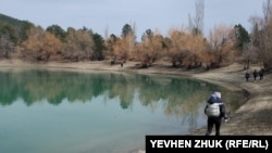 Baarde gölge çoq turist kele