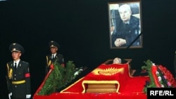 Айтматовдун тажиясынан бир көрүнүш. 14-июнь, 2008-жыл.