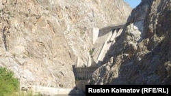 Токтогульская ГЭС.