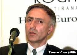 Jakup Krasniqi, prill 1999.