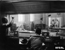 Primul studio al serviciului Radio Europa Liberă, fotografiat în anii '50.