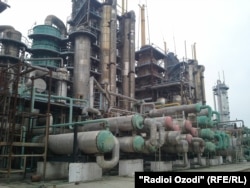 "Тоҷиказот" дар шаҳри Сарбанд. Акс аз бойгонӣ.