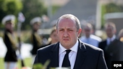 გიორგი მარგველაშვილი მუხათგვერდის საფლაოზე