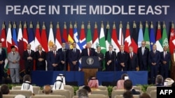 Участники саммита в Египте 13 октября