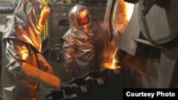 Работники золотоизвлекательной фабрики Кумтора.