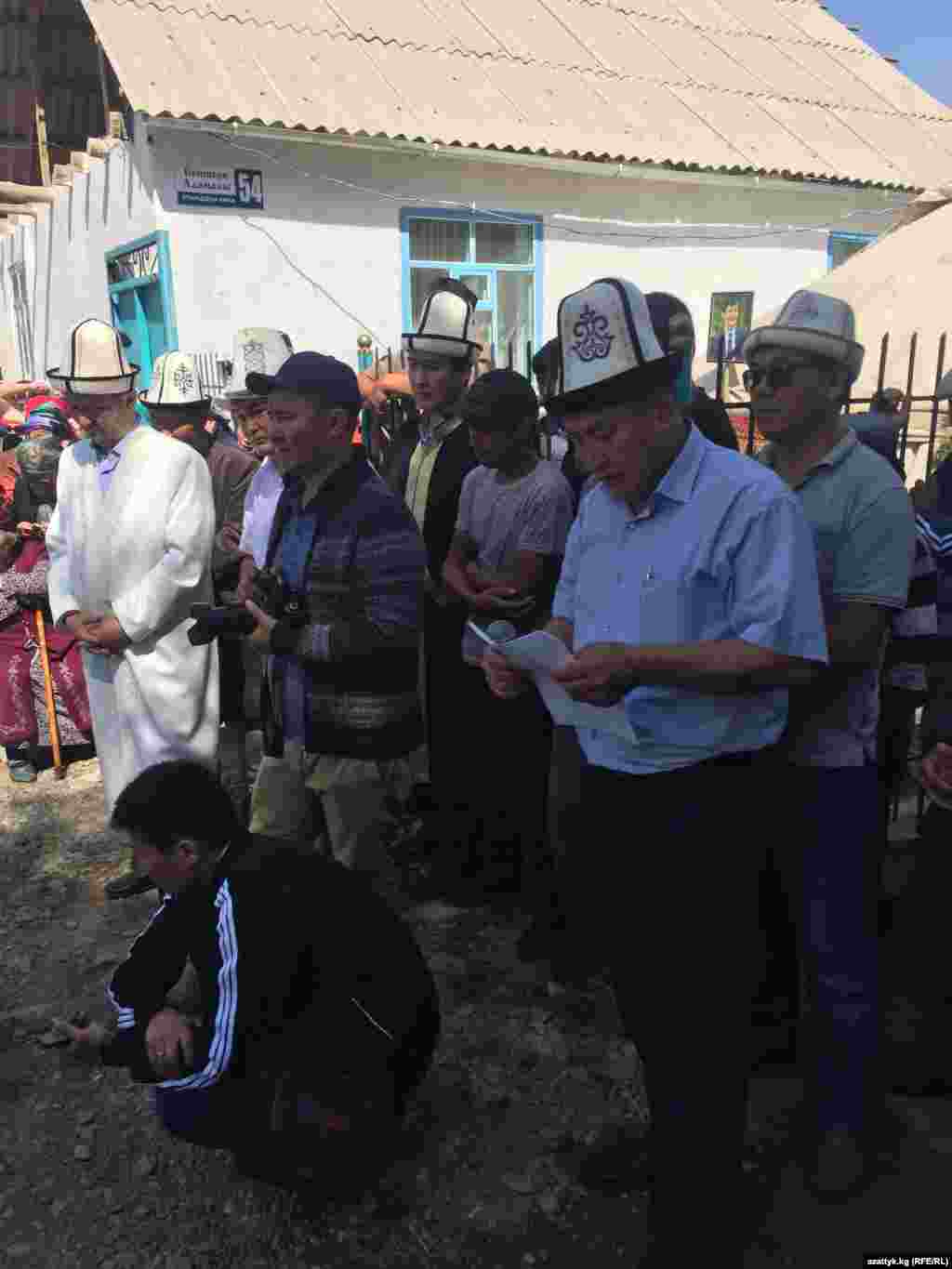 Кыргыздын чыгаан уулунан мезгилсиз айрылганыбызга кабыргабыз кайышып турат. Уланбек Эгизбаевдин ата-энесине, жубайына жана жакындарына терең кайгыруу менен көңүл айтабыз.