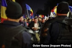 George Simion, co-președintele AUR și vectorul de imagine al partidului la un miting împotriva restricțiilor impuse de autorități pentru combaterea Covid. Cotroceni, București, 2 octombrie 2021.