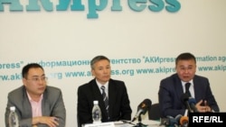 Улуттук банктын өкүлдөрү маалымат жыйынында, 7-июнь.