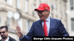 Victor Ponta, fost premier al României, candidează ca independent la alegerile prezidențiale din 4/18 mai 2025.