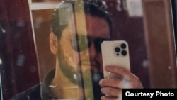 Аксро наздикони Садиаъзам Раҳмонов дар ихтиёри Радиои Озодӣ гузоштанд