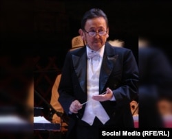 Анара Эсенгулованын жолдошу, дирижер Чолпонкул Райымкулов