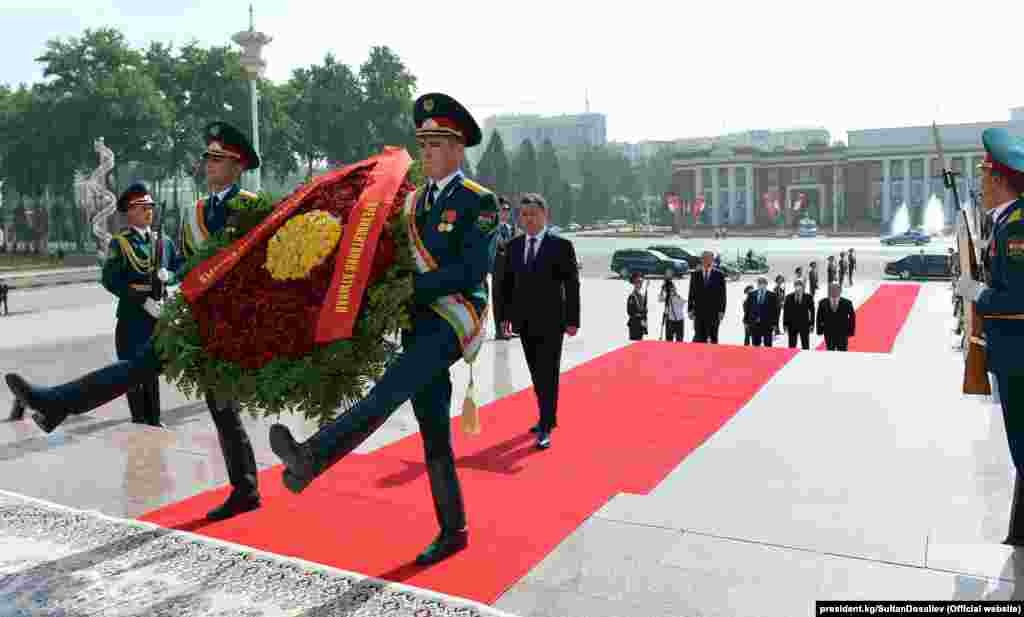 Дүйшөнбү шаарындагы "Дусти" аянты. &nbsp; 