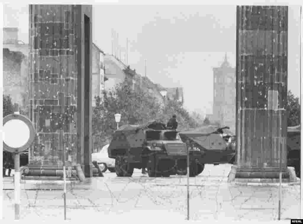 Looking through the Brandenburg Gate from West to East Berlin in 1961