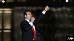 Sesleriň ýarysyndan gowragynyň sanalmagy bilen, Ymamoglu Stambul şäher häkimliginde geçirilen bäsleşikde 10% öňde barýar.