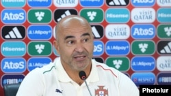 Պորտուգալիայի ընտրանու գլխավոր մարզիչ Ռոբերտո Մարտինեսը ասուլիսի ժամանակ, Երևան, 5-ը սեպտեմբերի, 2025թ.