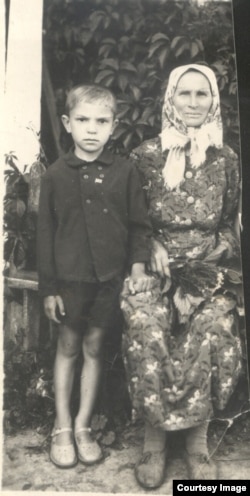 Параска Григоренко зі своїм сином