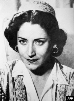 آمال الاطرش مشهور به اسمهان، در دهه ۱۹۴۰ میلادی