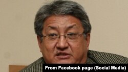 Алмазбек Атамбаев.
