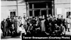 Азатлыкның 1нче корылтае делегатлары, октябрь 1990 ел