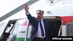 Эмомали Рахмон в ходе рабочей поездки в ГБАО раскритиковал ситуацию в Хороге