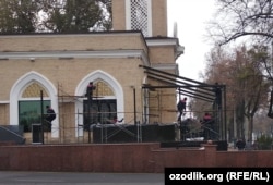 Куранты в Ташкенте.