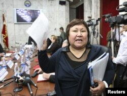 Токтайым Уметлиева.