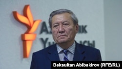 Жыпар Жекшеев.