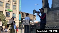 Акция в поддержку осуждённых по делу "Сети" Виктора Филинкова и Юлия Бояршинова, Прага, 22 июня 2020 года