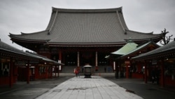 Популярный, ныне пустующий храм Сэнсо-дзи в Токио. 9 марта 2020 года.