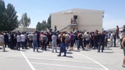 Находящиеся в обсервации мигранты.