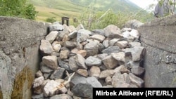 Көк-Сай айылындагы буулган канал, 8-июль, 2013.