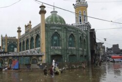 په ارشیف انځور کې وینئ چې پخوا په لاهور کې هم سخت سیلابونه راغلي وو خو دا ځل هلته حالات سم دي.