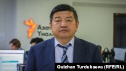 Акылбек Жапаров.