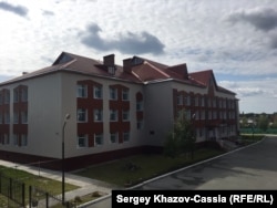 Школа № 22 посёлка Дорожный, где учился Гаджиев