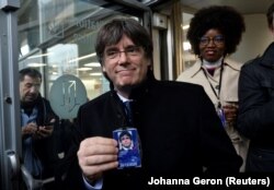 کارلس پوجدمون، رهبر سابق کاتالونیا، در پارلمان اروپا در بروکسل، بلژیک، ۲۰۱۹