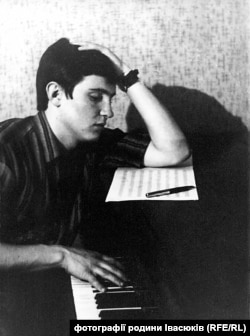 Володимир Івасюк за роботою