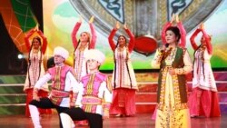 Diňle: Medeniýet işgärleri 27-nji sentýabra çenli 'semizligini düzetmeli'