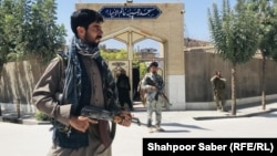 در گذشته نیز بر تکیه خانه ها و محلات تجمع شیعه ها در هرات و برخی از نقاط دیگر افغانستان حملاتی صورت گرفته است